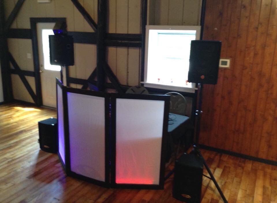 AnglinAudio's tweet image. Hey everyone! Anglin Audio is offering a major discount! $150 off your wedding or a $100 off any non wedding events. Hurry up and book today offer ends 06/16/19. We look forward to making your event memorable with the perfect music. 864-238-9046