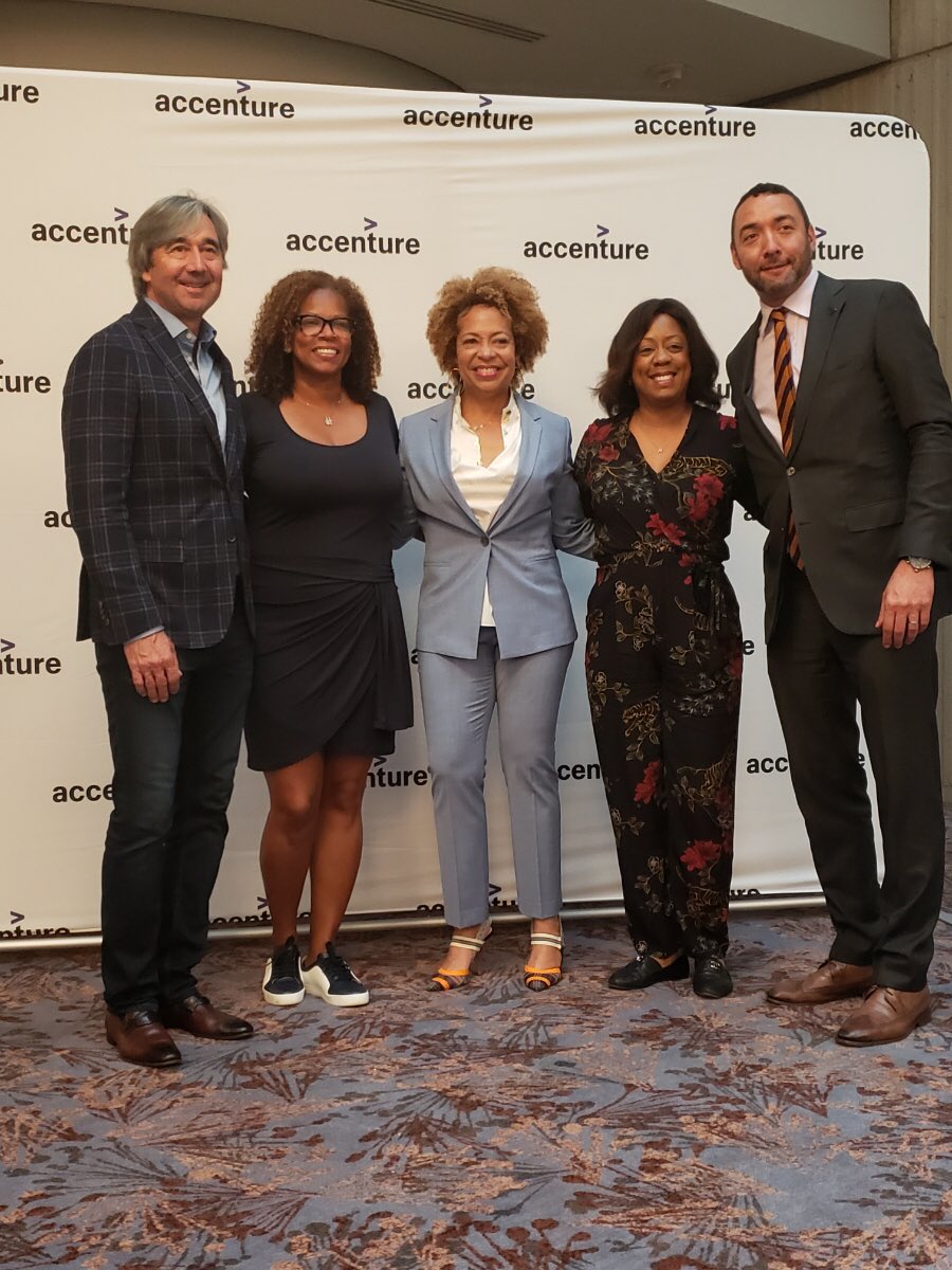 JimmyEtheredge's tweet photo. Honored to meet the inspiring Deryl McKissack today, president of @McKandMcK. Thank you for sharing your experience and wisdom with our southeastern leadership summit today! https://t.co/okzrOd5HkZ