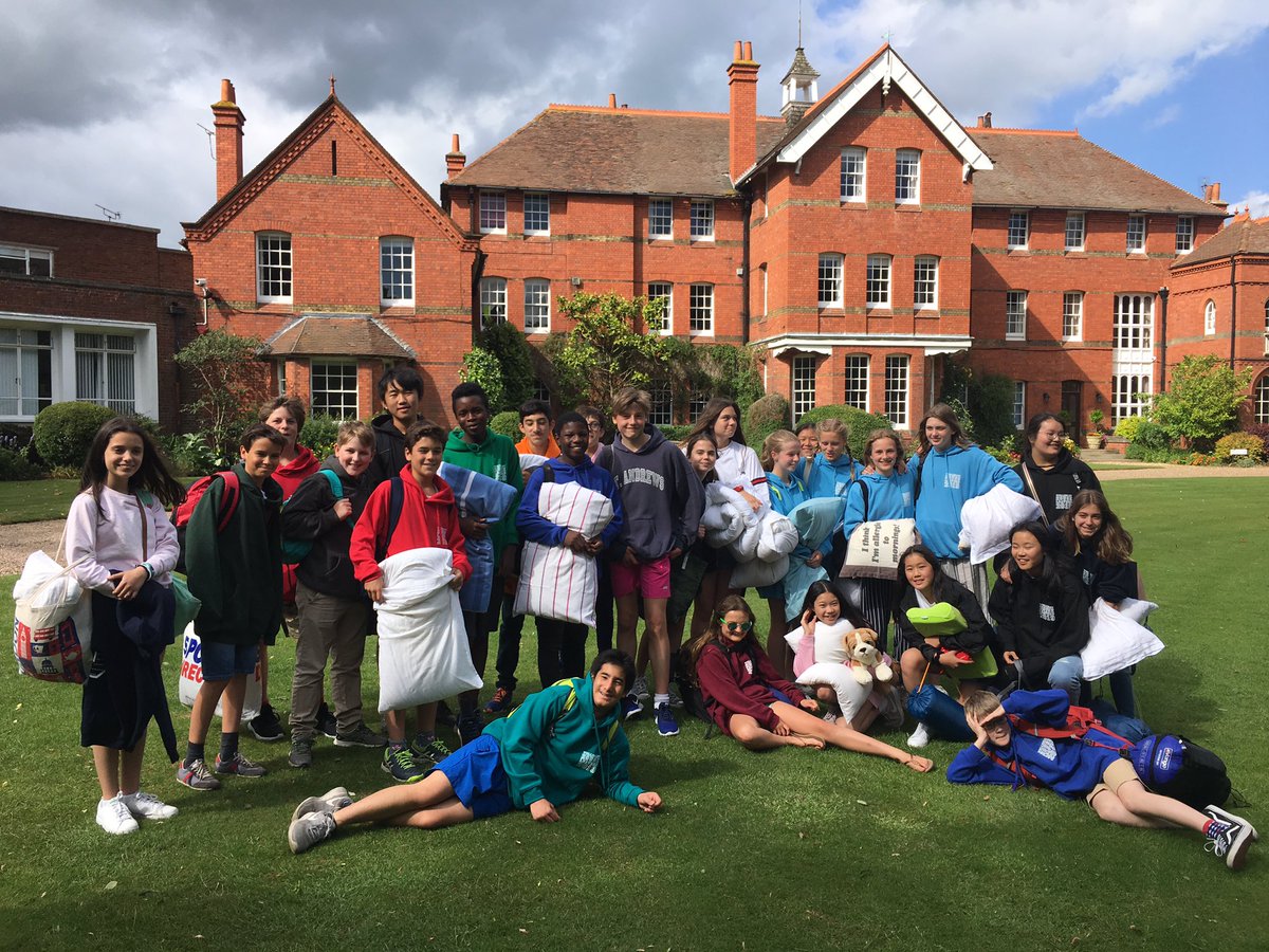 WellesleySchool's tweet image. Block 1 leave for France post CE! #activties #sunshine #friends