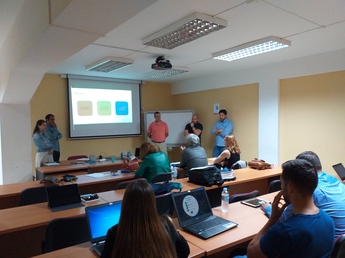marisolalcala's tweet image. Los alumnos de Máster en Business Intelligence y Big Data de Tenerife presentan sus Anteproyectos. Muy buenas ideas. Enhorabuena @eoi #mbigdata @INtechTenerife