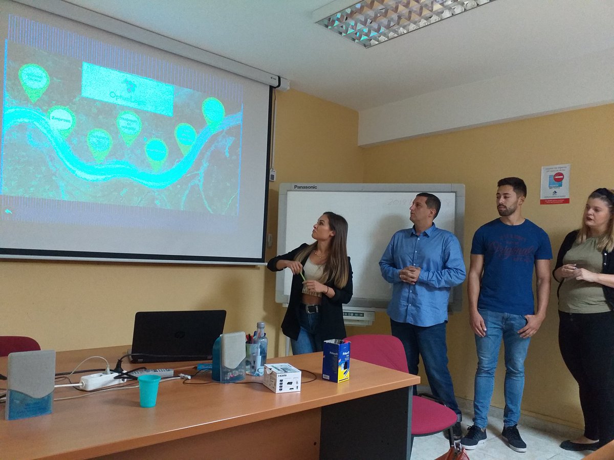 marisolalcala's tweet image. Los alumnos de Máster en Business Intelligence y Big Data de Tenerife presentan sus Anteproyectos. Muy buenas ideas. Enhorabuena @eoi #mbigdata @INtechTenerife