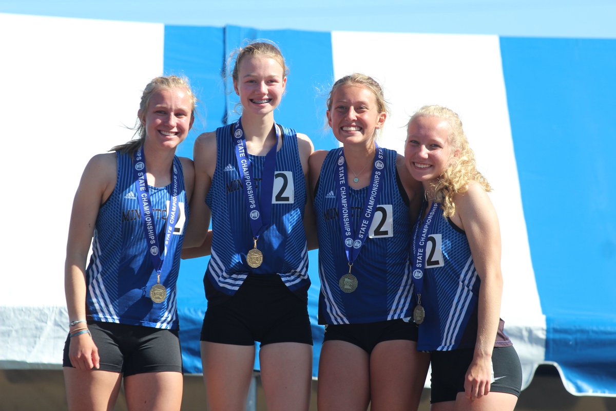 MINNETONKA: State Champion 4x800 Relay Leg 4 (Kate LeBlanc, Fr). Celebration time for the Skippers after running a time of 9:20.54 @Tonka_Track @TonkaSkippers