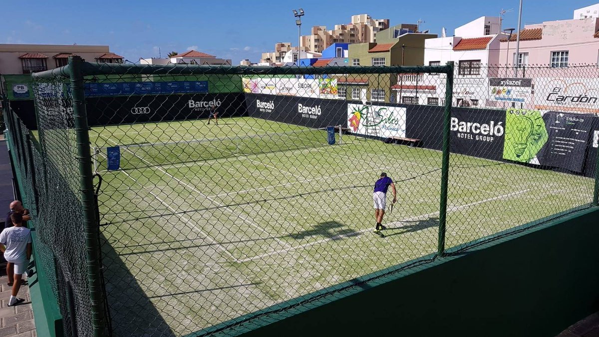 openbarcelolsnt's tweet photo. La jornada a finalizado con los dos primeros clasificados para la fase final, felicidades a Miguel García y Jorge Cámara.
Solo nos queda por conocer quien sacara el último billete para la Fase Final. Mark Owen y Ernesto Cano se lo jugaran hoy a partir de las 18h.
#OpenBarcelo19 https://t.co/e3Ava7YqIr