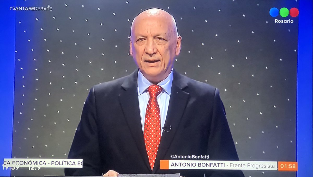 MiguelLifschitz's tweet photo. Con claridad y datos concretos @AntonioBonfatti nos cuenta sus propuestas en #SantaFeDebate. Necesitamos experiencia y capacidad de gestión para que Santa Fe siga creciendo. Este 16 no volvamos todo atrás y terminemos juntos lo que empezamos! #BonfattiGobernador https://t.co/mbFfyTC6Y2