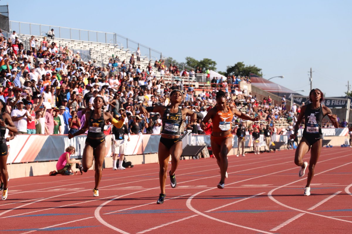 FloTrack's tweet photo. 1️⃣0️⃣.7️⃣5️⃣ A NEW COLLEGIATE RECORD FOR CHAMPION SHA’CARRI RICHARDSON❕❕❕❕ https://t.co/wOGs4vn43N