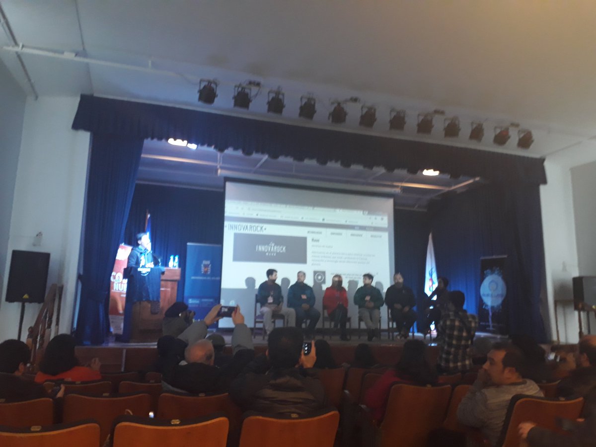 gmariale's tweet image. Líderes tecnológicos en Chile cierran el #CodeÑuble @insecurechile @gbergel @fabianhtml @masmujeresux