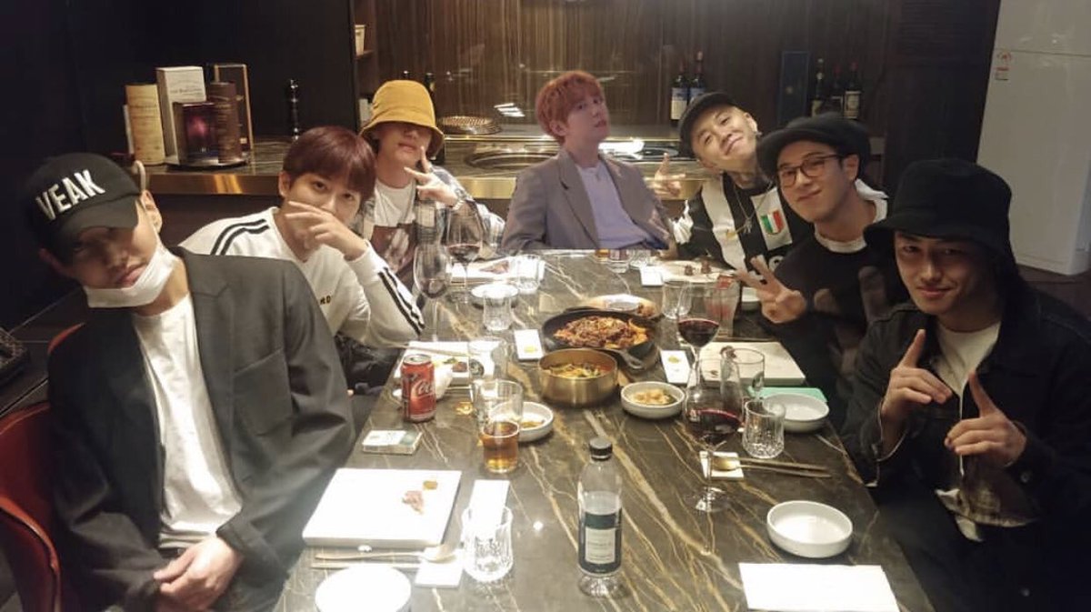 FUKI92's tweet photo. ジェヒョ「メンバーとは一番輝く年頃を一緒に過ごしてるから、後で年を取っても笑いながら楽しく過ごしたいし、振り返った時にまたとない大切な友達、メンバーでいてほしい。
BBCも同じくいつも愛してるし、これからもそばにいてほしい。僕たちも頑張るから長く一緒に歩きたい。BBCは家族だから。」 https://t.co/syQ3UEwdLv