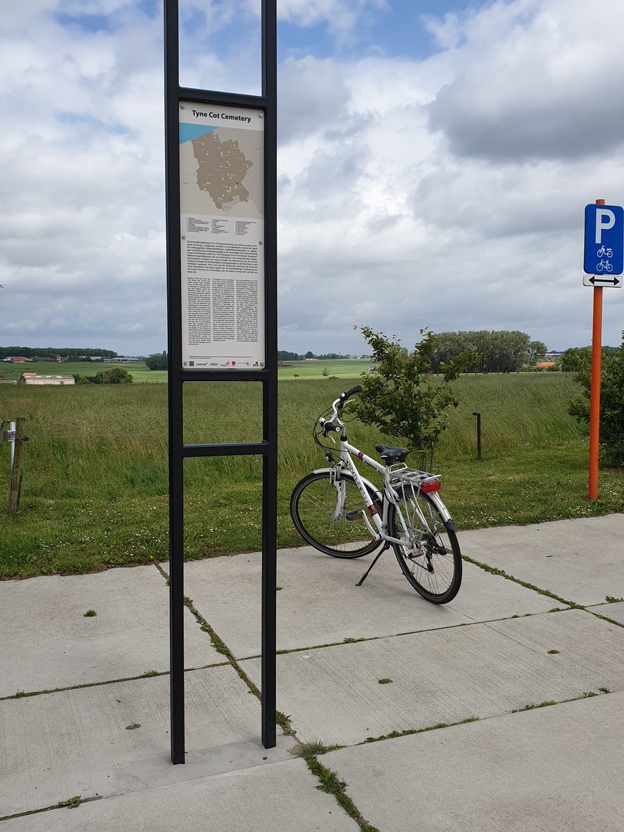 TangaroaG33K's tweet photo. Went for a ride on a push bike i hired. The weather was very gusty and showers, but very worth going on. #cemetery #bikeride #WesternFront100 #flanders #Ypres #tynecot #polygonwood #wanderingboots #selftour https://t.co/HjezS8DQXe