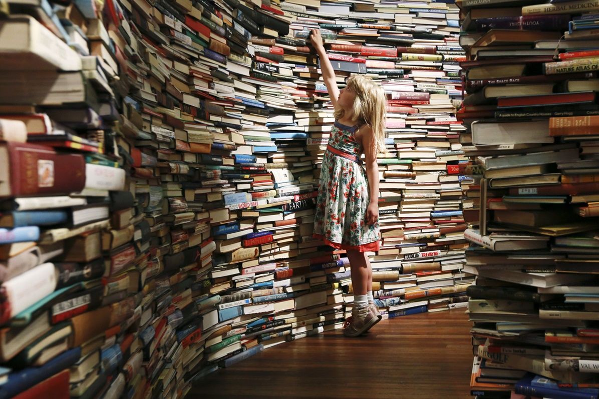 'Kitapsız yaşamak kör, sağır ve dilsiz yaşamaktır.' - Seneca