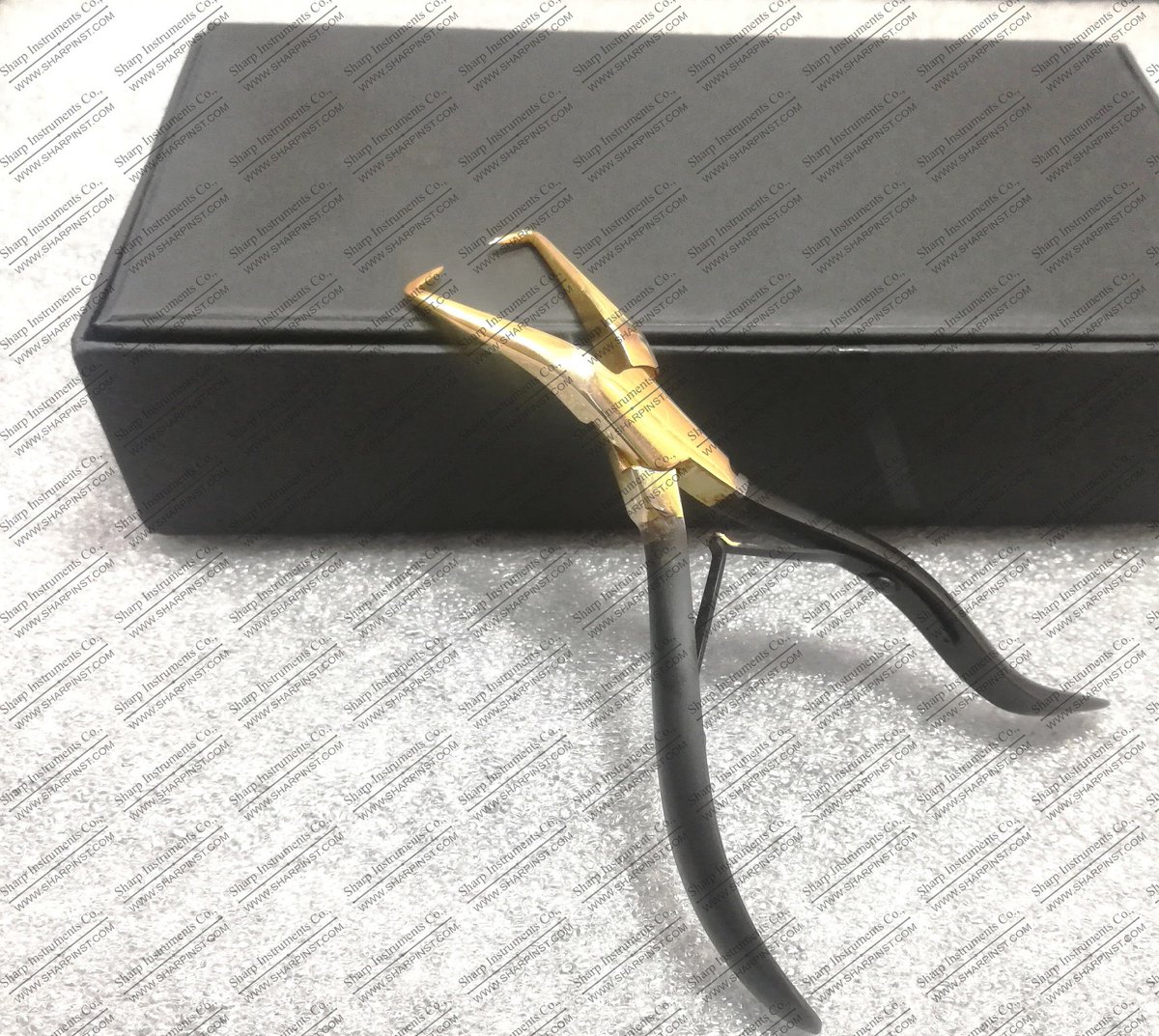 CompanySharp's tweet image. Stainless Steel Ring Remover Pliers For Hair Extensions with Gold &amp;amp; Black.
Whats App: 0092 310 7217420.
#sharpinst #microrings #nanorings #angelslocks #violahairextensions #hairextensions 
#hairgoals #hairdresser #addtionallengths #prestigehairextensions #angellockshairextensions