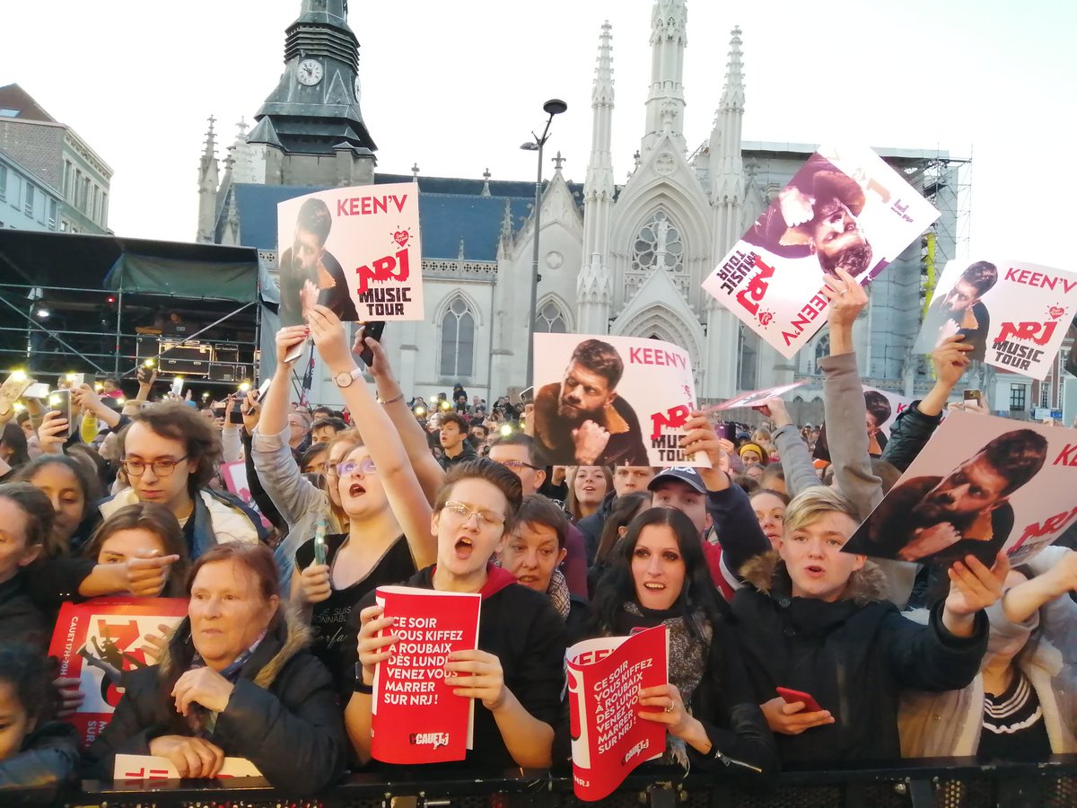 GDael's tweet image. Autre tête d'affiche attendue de pied ferme, Keen'V s'apprête à monter sur scène.
#nrjmusictour #roubaix