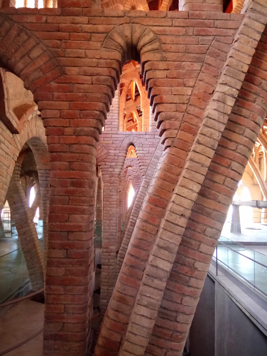 Avui, convidat per <a href="/COAC_tgn/">COAC Tarragona</a>, de visites per la Terra Alta. Als tallers Gon-Gar de Binissanet amb <a href="/NUAarq/">NUA arquitectures</a>. A Corbera d'Ebre, on he explicat la intervenció a l'antiga església i a Pinell de Brai, visitant el celler cooperatiu de Cèsar Martinell (fotos). Un plaer, moltes gràcies!