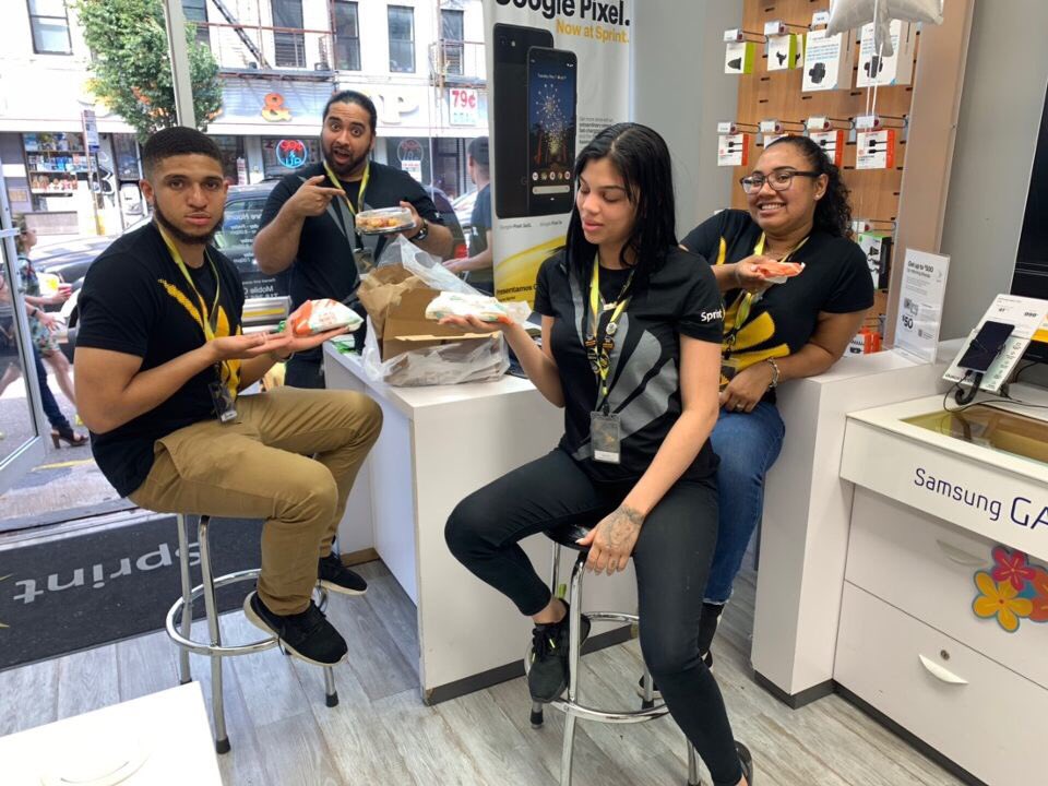 Sprint Store KB tweet media