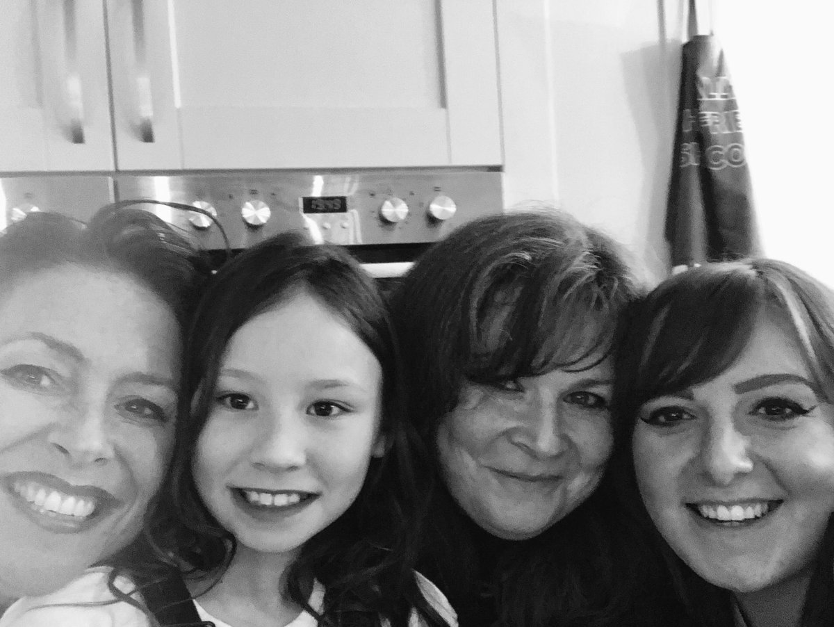 Rsal72's tweet photo. #family #truefriendship #truesister ♥️♥️ #loveyou https://t.co/gal7apojBf