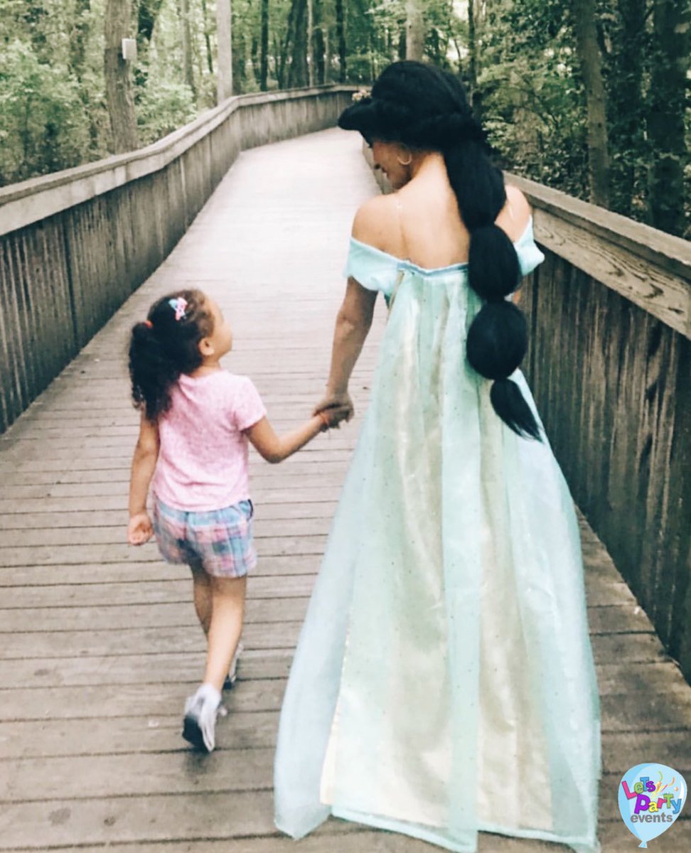 LetsPartyNJ's tweet photo. A Whole New World to be discovered! 👑 We had so much fun at the @capemaycountyzoo last night! 🎈 Who has seen the new @disneyaladdin movie? | repost: Emerson Fischer https://t.co/eUFWRUCyYX https://t.co/Vo7qysT9i6