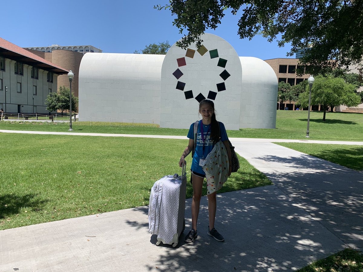 anne_halsey's tweet photo. Thanks, SMCISD and UT Gear Up! This kid had a great week being a college student! @GearUp_MillerMS @GEARUP_GN_2023 https://t.co/8WMrjkvMiy