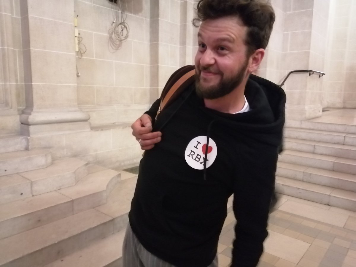 GDael's tweet image. Après avoir chanté ses plus grands succès, Claudio Capéo retourne dans sa loge. Visiblement heureux de son passage à Roubaix.
#nrjmusictour #roubaix