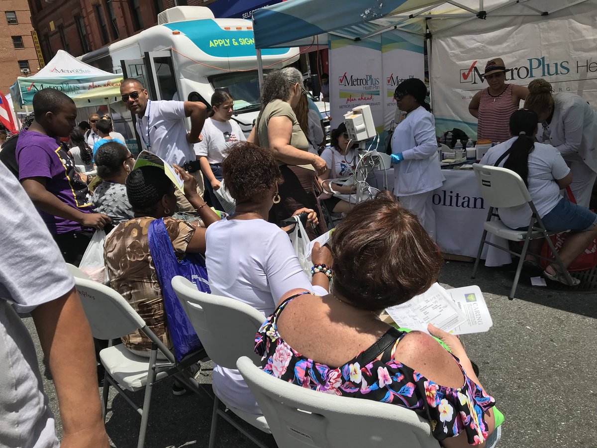 4AlinaMoran's tweet photo. .@NYCHealthSystem Metropolitan staff participated in today’s #116thStreet Festival to celebrate @PRparadeNYC. We provided free #screenings and information about our services. #WeAreMetropolitan #HealthiestLife https://t.co/lOCYwderVL