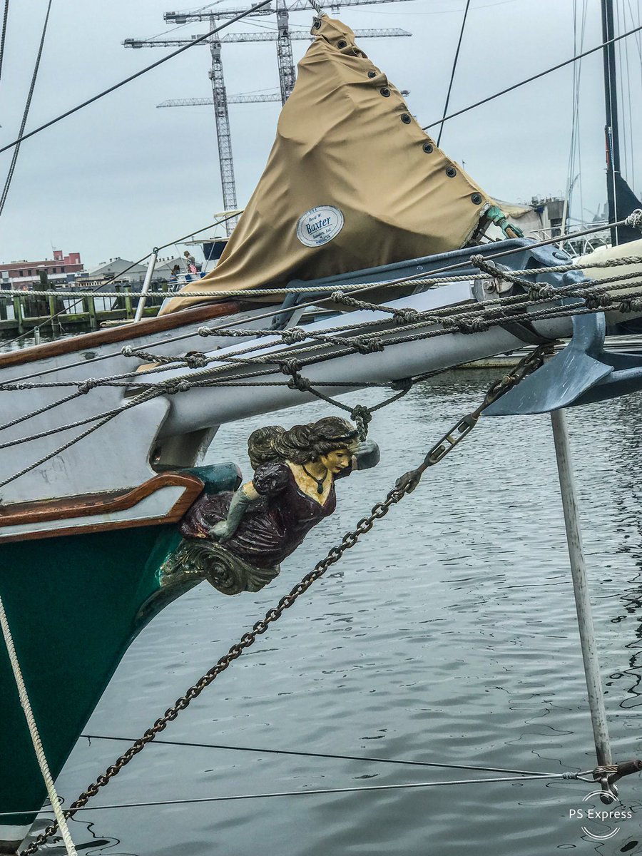 GregoryHaben's tweet photo. Fun day at the waterfront in Norfolk.
#Harborfest2019 #Norfolk #Boats https://t.co/JjANoSOucQ