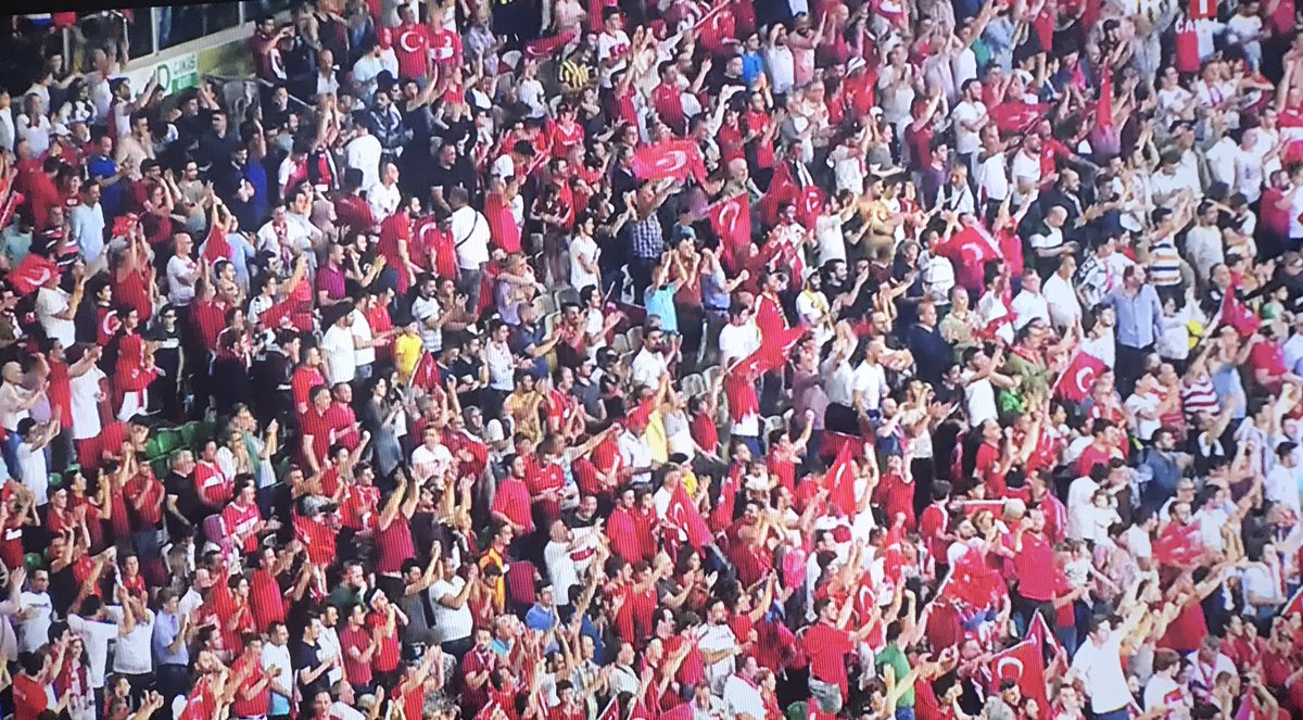 abdibaktur's tweet photo. O tarih yazıldı! Fransa’yı üzdük!🇹🇷 Türkiye, Fransa’yı 2-0 mağlup etti.
🇹🇷#TURFRA 🇹🇷#HaydiMilliTakım
🇹🇷#FransayıÜzelim https://t.co/Mx0zjrJhma