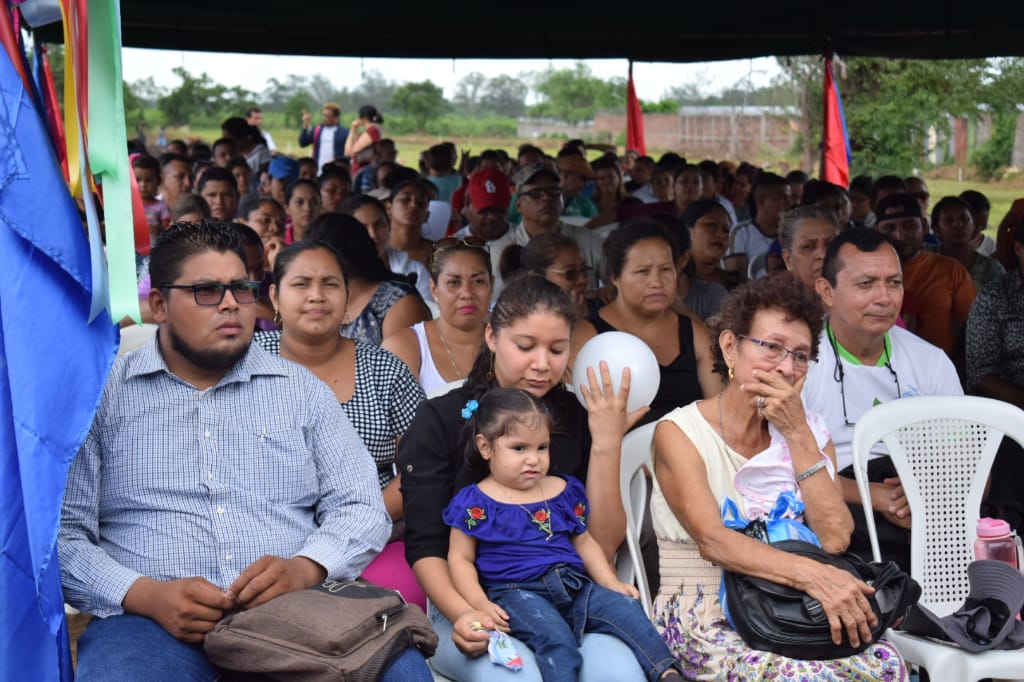 León: Familias reciben terreno digno en honor al capitán Hilton Manzanares León: Familias reciben terreno digno en honor al capitán Hilton Manzanares