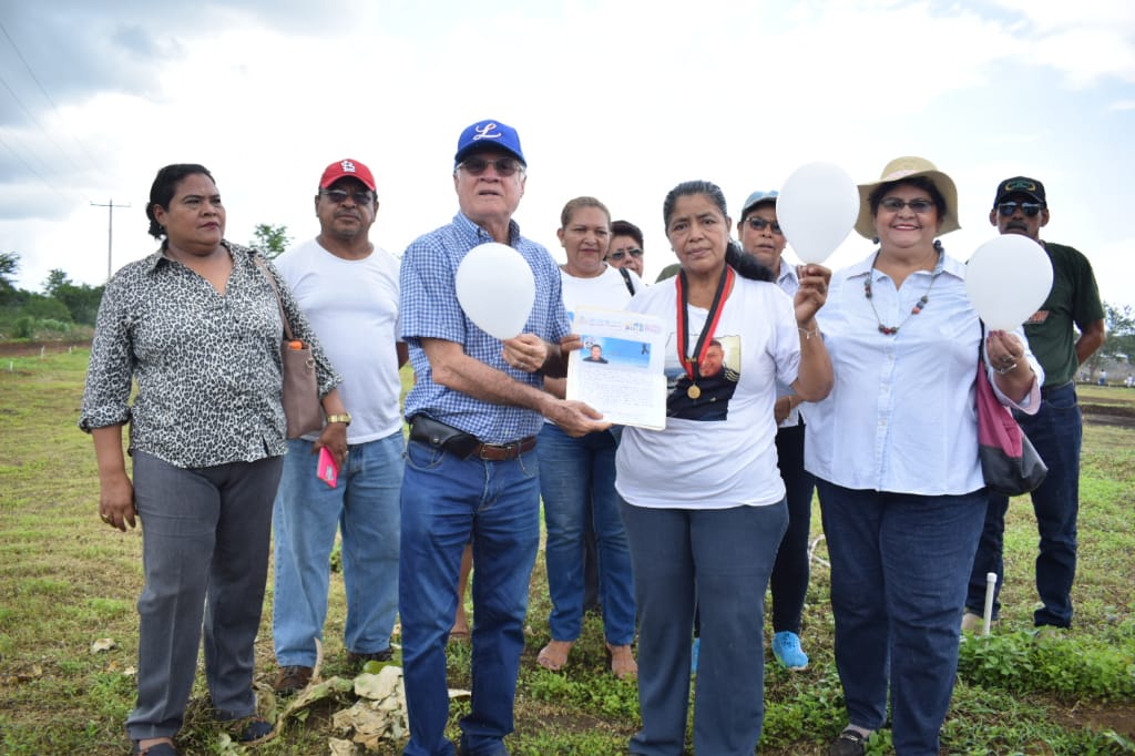 León: Familias reciben terreno digno en honor al capitán Hilton Manzanares León: Familias reciben terreno digno en honor al capitán Hilton Manzanares