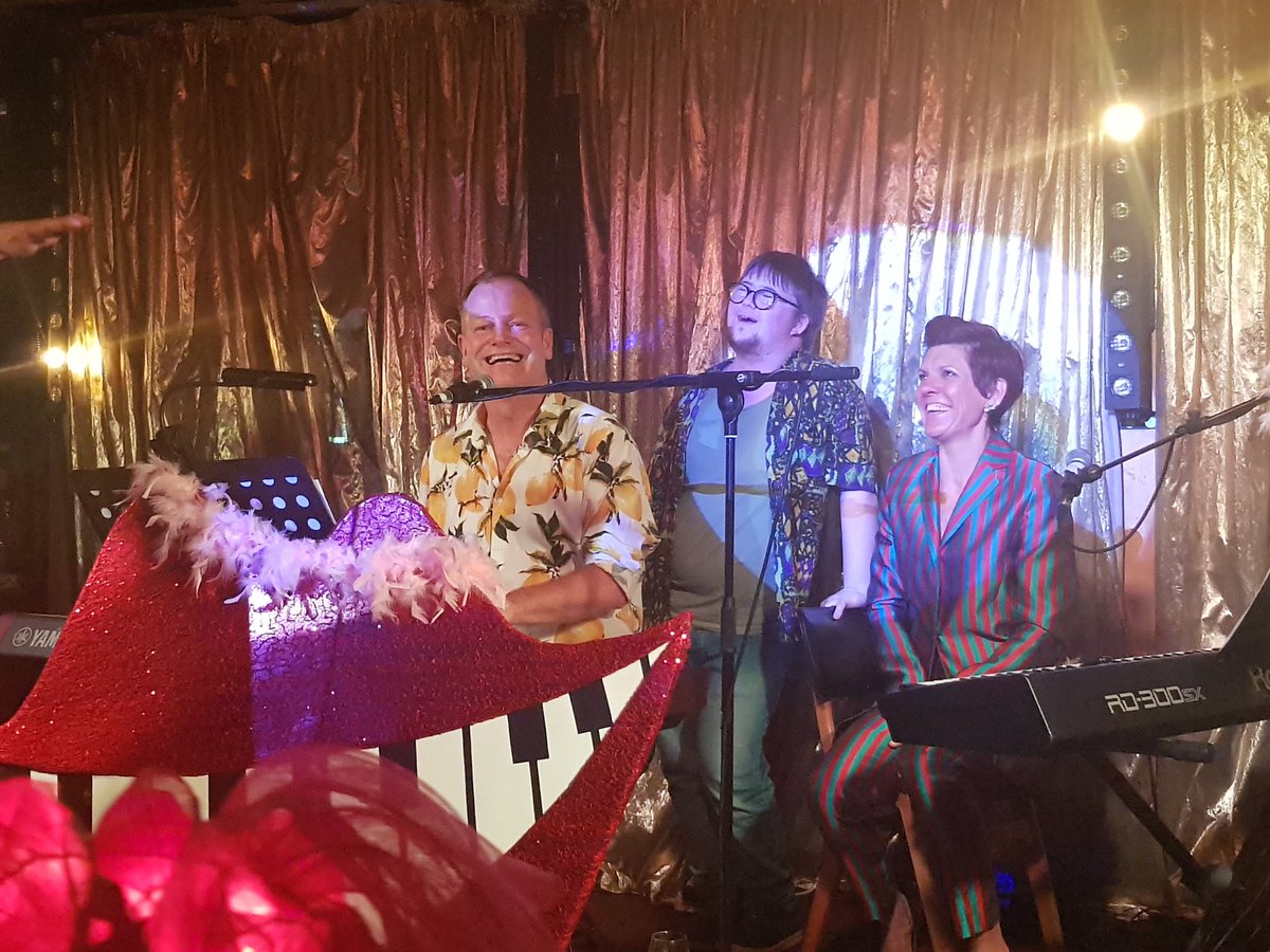 lalapianobar's tweet photo. @AbiHercules @BrockleyMax @FoxFirkin @roper_roper @4PoofsandaPiano @ianelmslie62 @JasonPrinceDJ @SelenaSeballo @SandiBogle Thank you Abi. You were absolutely amazing. Welcome back to the stage where you belong.
Loved your performance. ๐โค๏ธ๐ผ๐น๐ถ๐#LiveMusic #lovemusic #BMax19 https://t.co/Y9grADXqC1