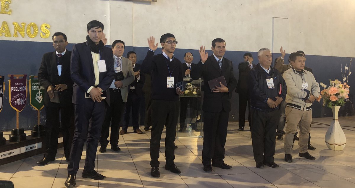 “La iglesia requiere de obreros fieles, que apacienten la grey” Hermosa ceremonia de ordenación de Ancianos de Iglesia en el #EncuentroDeAncianosYEsposas en Huancayo @AdventistasMAC #Conecta2 <a href="/AdventistasUPS/">Adventistas Perú - UPS</a> <a href="/EnzoChavez/">Enzo Chávez</a>