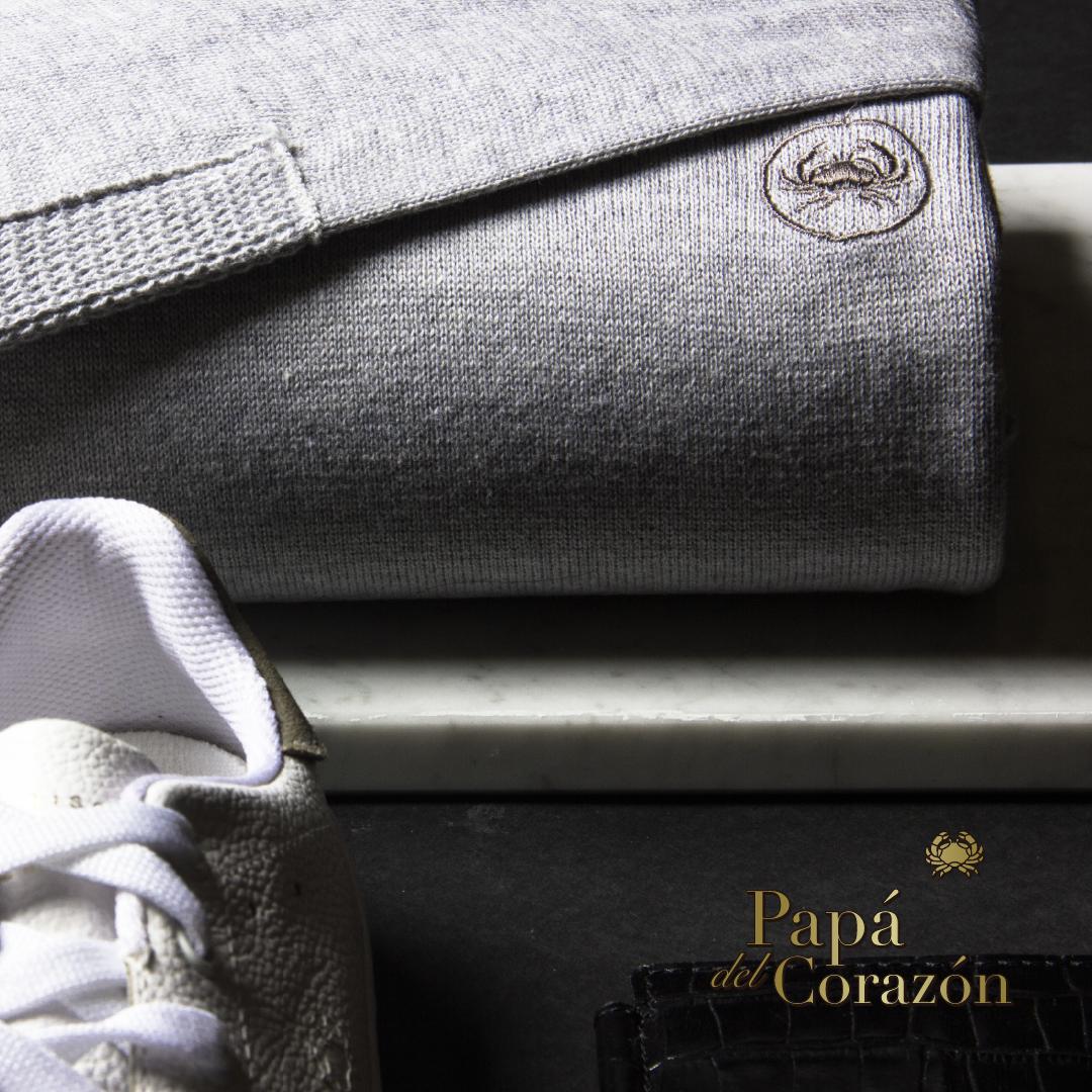 PAPÁ DEL CORAZÓN es la persona que te ama sin importar nada más. OUR PICK HIM: Sweater O Narciso Jaipur + Zapatilla Tenis Luxe