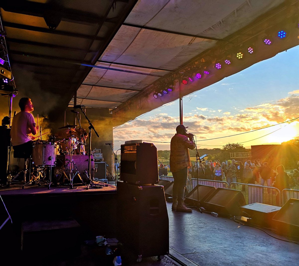 We’ve had some amazing performers today, check out this beautiful sunset while the incredible Yogi and The Invasion play to the crowd! ☀️ 😎🎶
.
.
.
#hgfest2019 #hgfestival #homegrown #homegrownfestival #yogiandtheinvasion