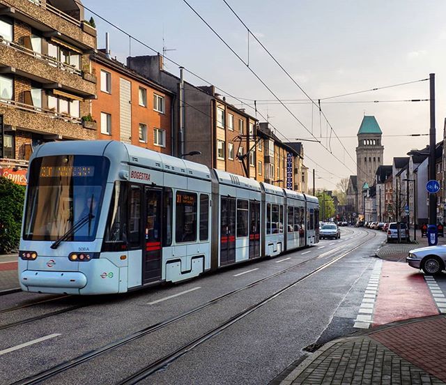 #Variobahn-Tw. 508 der #Bogestra zwischen den (H) Zeche Hugo und (H) Vinckestr. auf der Linie 301 (02.04.2019) bit.ly/2wFas6X