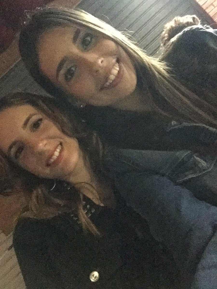 Raquelmadrigal6's tweet photo. Nos vamos de...🤭🤫🥳♥️ @rociodelce https://t.co/JDht19ISXs