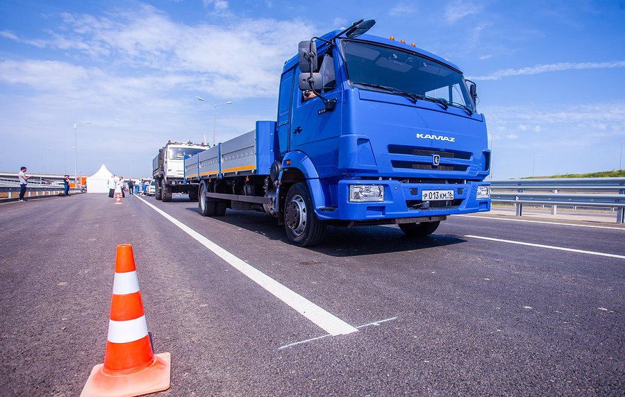 Беспилотный #грузовик и «умную дорогу» представили на #ПМЭФ-2019 oltrucker.ru/view_post.php?…