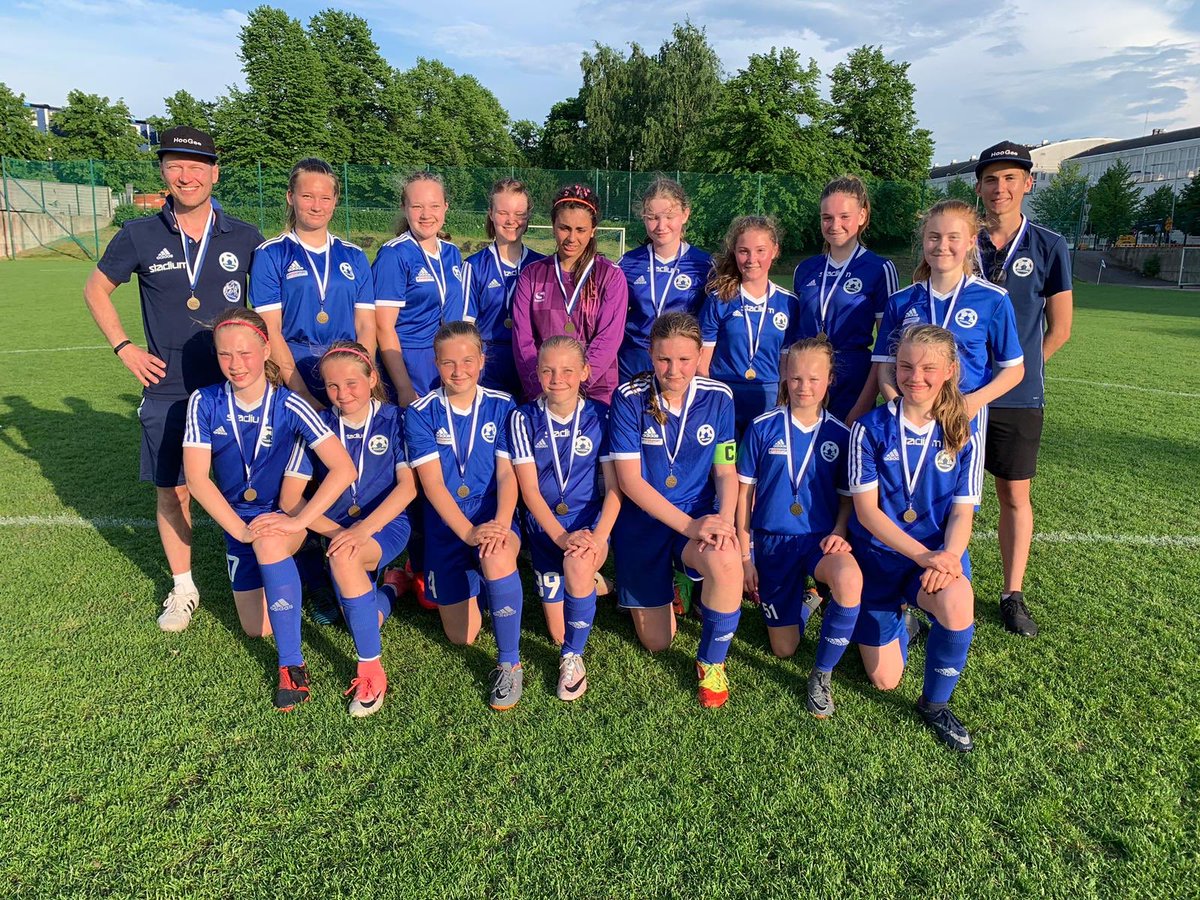 Ejantti's tweet photo. Valmentaminen ja harjoittelu on pitkää puurtamista - joka paikassa. Jossain kohtaa siitä saa palkinnon. Ilo oli jeesata näitä nuoria #stadicup2019 mitaleille. #hoogee #huiputharjoittelee https://t.co/m4BlsPMGpe