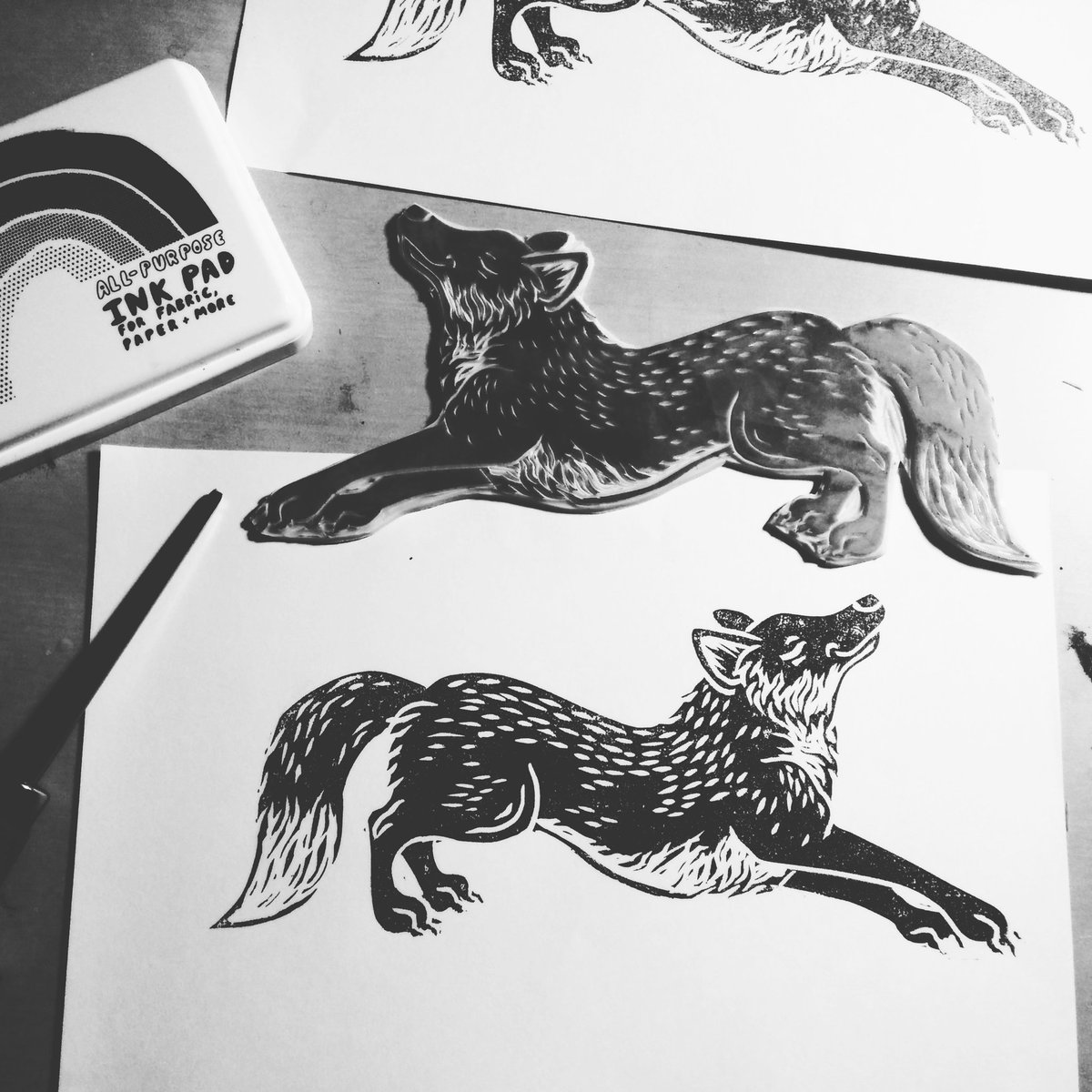 KT_illustrates's tweet image. Little stretching fox 🌟 #testprint #stretching #stretch #yoga #fox #foxlove #wildlife #britishwildlife  #etsyshop #etsyseller #linoprint #blockprint #blockcarving #printmaker #linocut #reliefprint #printmaking #illustration #animalillustration #artist #handcarved #design