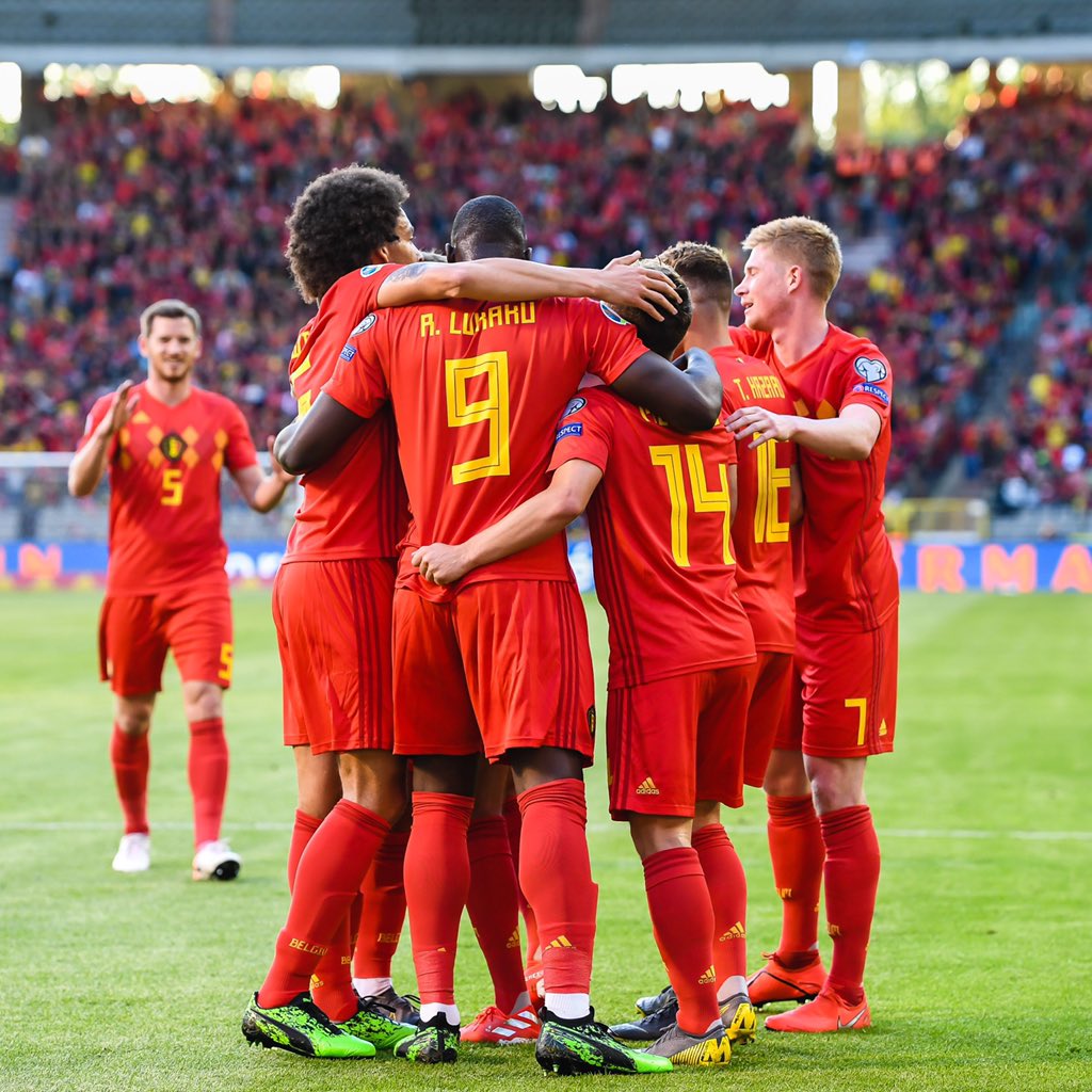RocNationSports's tweet photo. A 3-0 victory for @BelRedDevils on the road to #EURO2020! @RomeluLukaku9 notches his 46th goal to seal it 🔴😈 @axelwitsel28 x @DeBruyneKev #RocFam 🙌 https://t.co/pxfZJftKVy