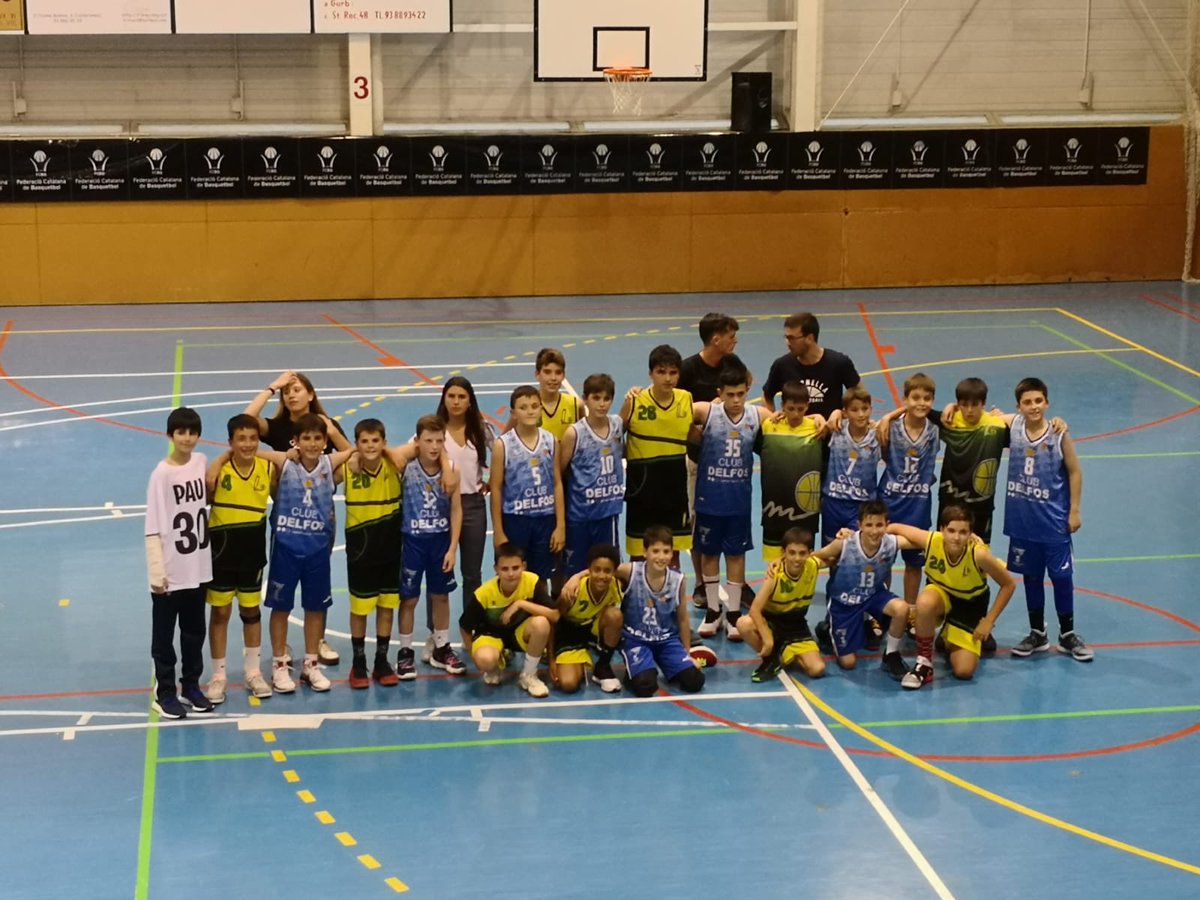TottiPou's tweet photo. Derrota a les semis dels Campionats de Catalunya Mini Masculí vs @BasquetCornella en un partit molt disputat. Felicitats als guanyadors pel gran partit però sobretot pel gran moment viscut al finalitzar el partit. Chapeau a les dos aficions! Gran partit de @basquetmasmitja @FCBQ https://t.co/sFD4tI9ttp