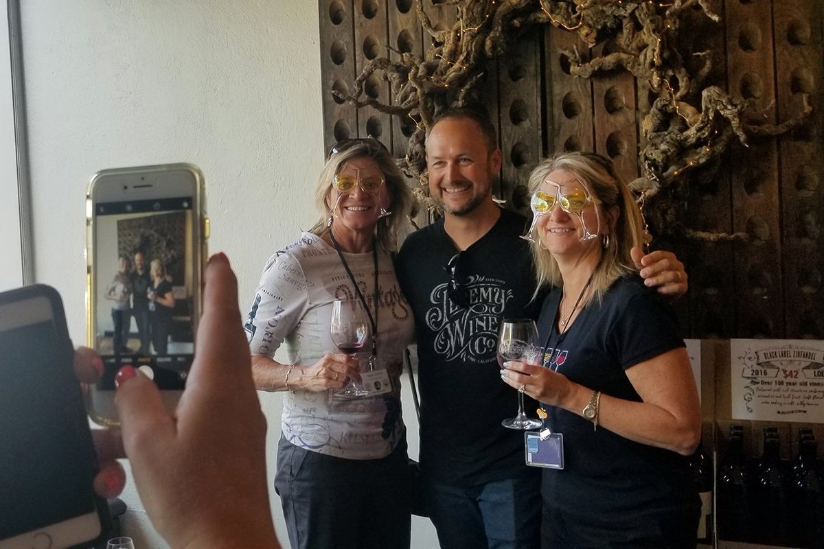 How are you celebrating #NationalBestFriendsDay? Head over to @jeremywineco with your bestie and enjoy a bottle of wine while you #visitlodi! You may even get to see Jeremy!

#lodica #lodicalifornia #visitcalifornia #lodiwine #lodiwinecountry #summer #iknowjeremy
