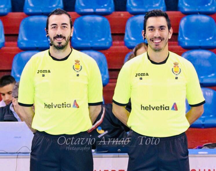 🔈DESIGNACIÓN 

Nuestros compañeros <a href="/robermero/">Roberto Mendoza 🇪🇸</a> y @Riflerini dirigirán LA FINAL de la fase de ascenso a la liga <a href="/ASOBAL/">ASOBAL</a> entre los equipos #BMSAGUNTO Y #BMTORRELAVEGA 
⏰16:30
📺<a href="/teledeporte/">Teledeporte</a> 
Uno de los partidos más importantes que podrán dirigir  💪🏼🤾🏽‍♂️

¡ENHORABUENA!