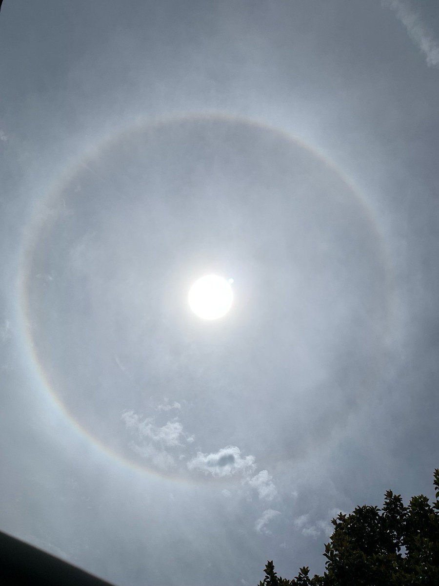 markvoe22's tweet image. God opened so many doors for me today and when I walked out of the last door looking up giving Him the praise...this is what He showed me. A rainbow around the sun in perfect dimension I was looking to the hills from whence cometh my help. #2Godbetheglory