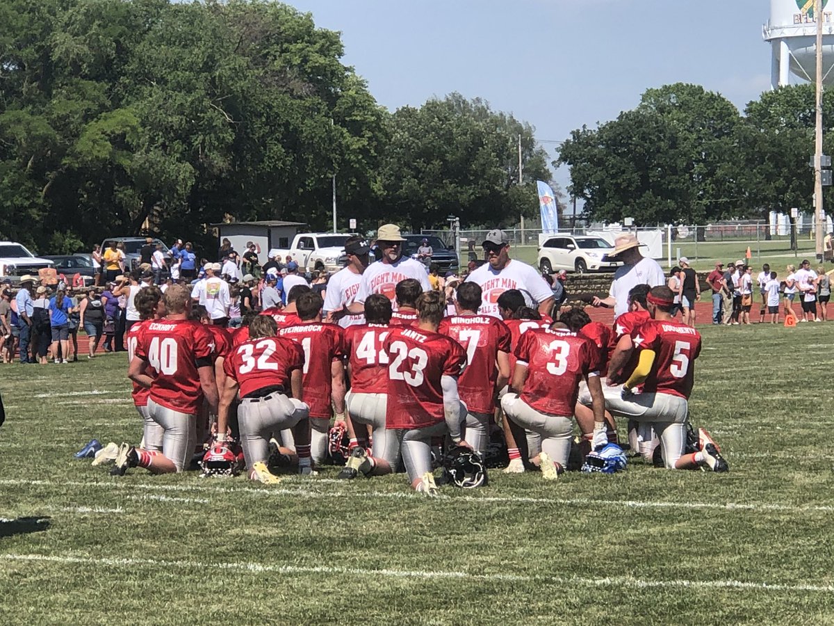 Great representation of Knights football. Way to go out on a win Seniors. It’s a great day to be a Knight. #KnightPride <a href="/CoachOberle/">Doug Oberle</a> <a href="/CooperWindholz/">Cooper Windholz</a> <a href="/w_dreiling/">Wyatt</a>