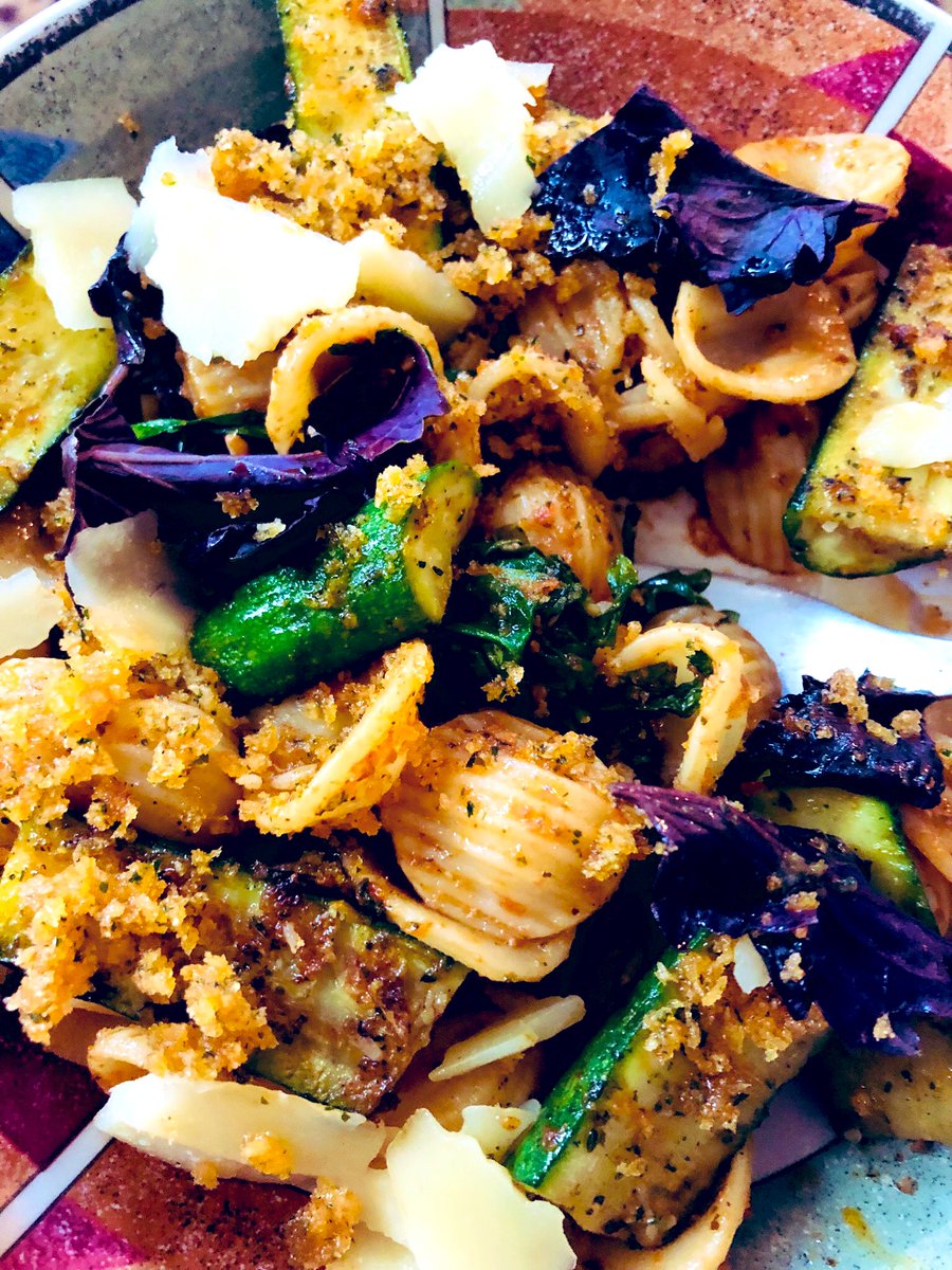 JulieDoner's tweet photo. Saturday’s supper: orecchiette with sundried tomato pesto, sautéed baby zucchini, and brown butter breadcrumbs. Yes, it’s as delicious as it looks/sounds. 🤤 #cookinglikeaboss #masterchefinthemaking https://t.co/d1msLRrN3n
