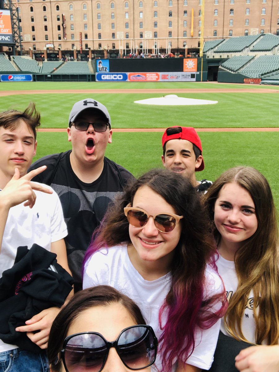 HMS_JDowning's tweet photo. I have to give a shoutout to these five outstanding kids who set the “best DC group ever” bar ridiculously high. They looked out for each other, were safe, on time, reliable, &amp; responsible as we navigated Philly, DC, &amp; Baltimore this week. #HMSPride 🦆🐥🐥🐥🐥🐥 #HMSDCTrip https://t.co/YlVdu9fXLb