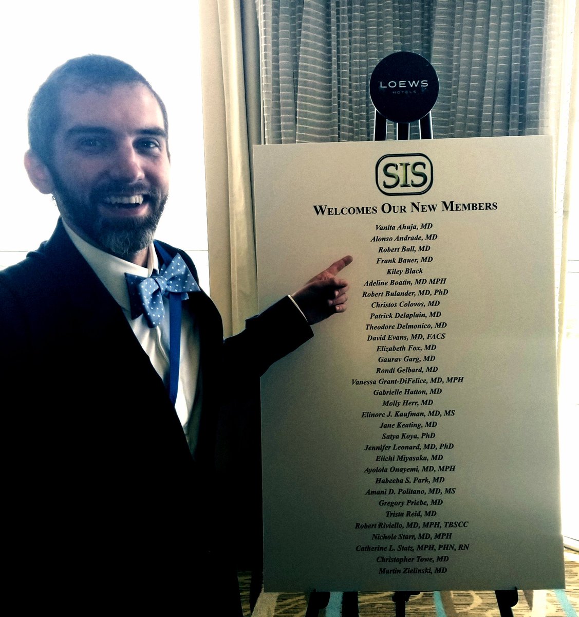 New SIS member <a href="/SurgResBob/">Surgical Resident Bob</a> looking fly in his (self-tie) bowtie. Keep an ear out for a discussion of his RCT investigating the efficacy of periop antibiotics in grafted burn wounds in the upcoming @EAST_Traumacast! <a href="/BurnSurgLab/">BurnSurgLab</a> <a href="/MedStarResearch/">MedStar Health Research</a>