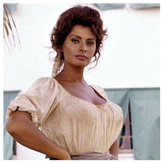 "I'd much rather eat pasta and drink wine than be a size 0." – Sophia Loren

There’s absolutely nothing wrong with being a size 0, if that’s who you are – and nothing wrong with eating pasta and drinking wine, either. Be you. #wishmastercapes &amp; #costumes of #blueridge #georg…