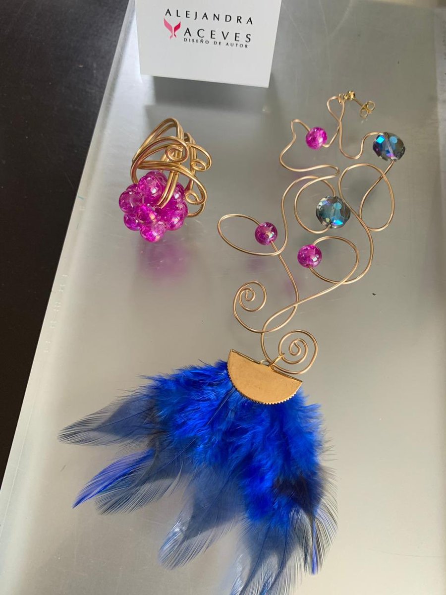 alejandraaceves's tweet photo. #preciosa #SofiaAragon #MxUniversal #jalisco con un #arete de mi diseño, en su concentración. https://t.co/he25vPEqKM