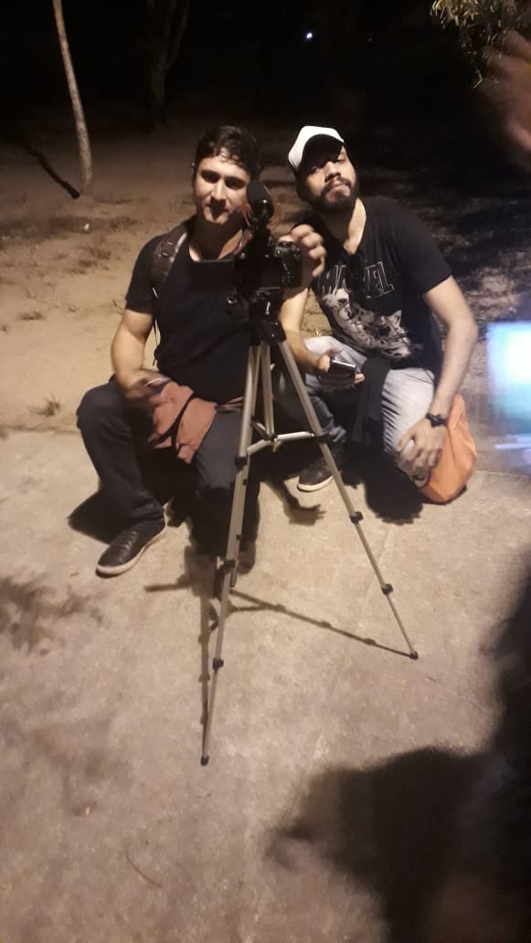 TurmaDaCozinha's tweet photo. Na foto vemos uma pessoa engraçada, foda, sensacional e divertida. A outra pessoa é o @wesleyol //Stéh https://t.co/F1kJIP24p7