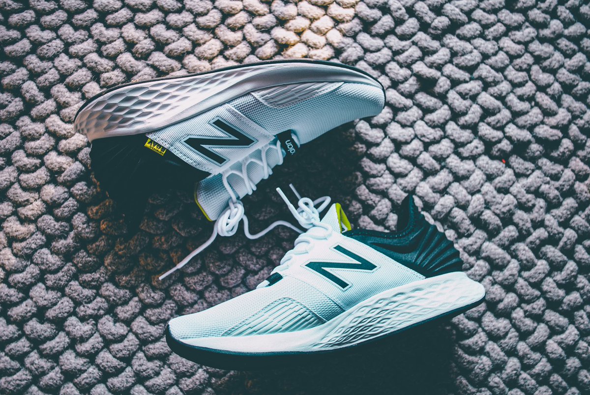 Llegaron los nuevos Fresh Foam Roav, un calzado híbrido entre running y lifestyle. Podes usarlos para meter algunos kilómetros, para ir al gym, caminar por la Rambla, ir a yoga o pilates. Tu multi uso para todo el día 👌🏻 #freshfoam #roav
