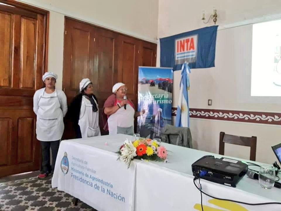 Con distintas mesas de trabajo finalizó el Encuentro Provincial de Turismo en la Ruralidad. Referentes de distintas entidades agradecieron al ministro <a href="/cpiris/">Cristian Piris</a> por acompañar esta iniciativa. Comercialización, posicionamiento de productos y servicios fueron los ejes de la jornada📌