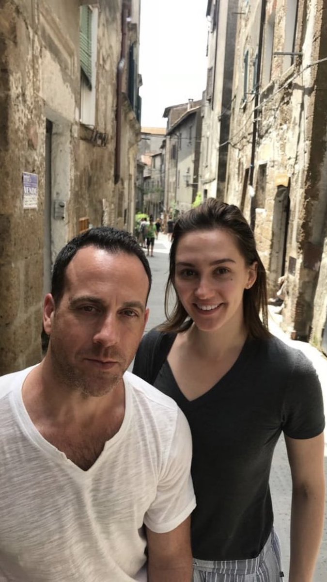 cleekers's tweet photo. I support and respect this beautiful and amazing marriage!! 💖#TeamBarretti #EarpersRespectRay #RayHaught #RayKat https://t.co/PlaCI5MFL1